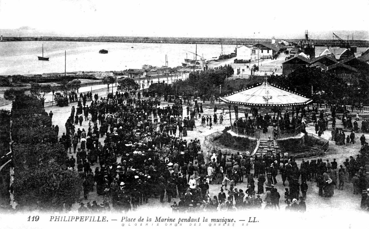 Philippeville - Place de la Marine avec la Musique.jpg